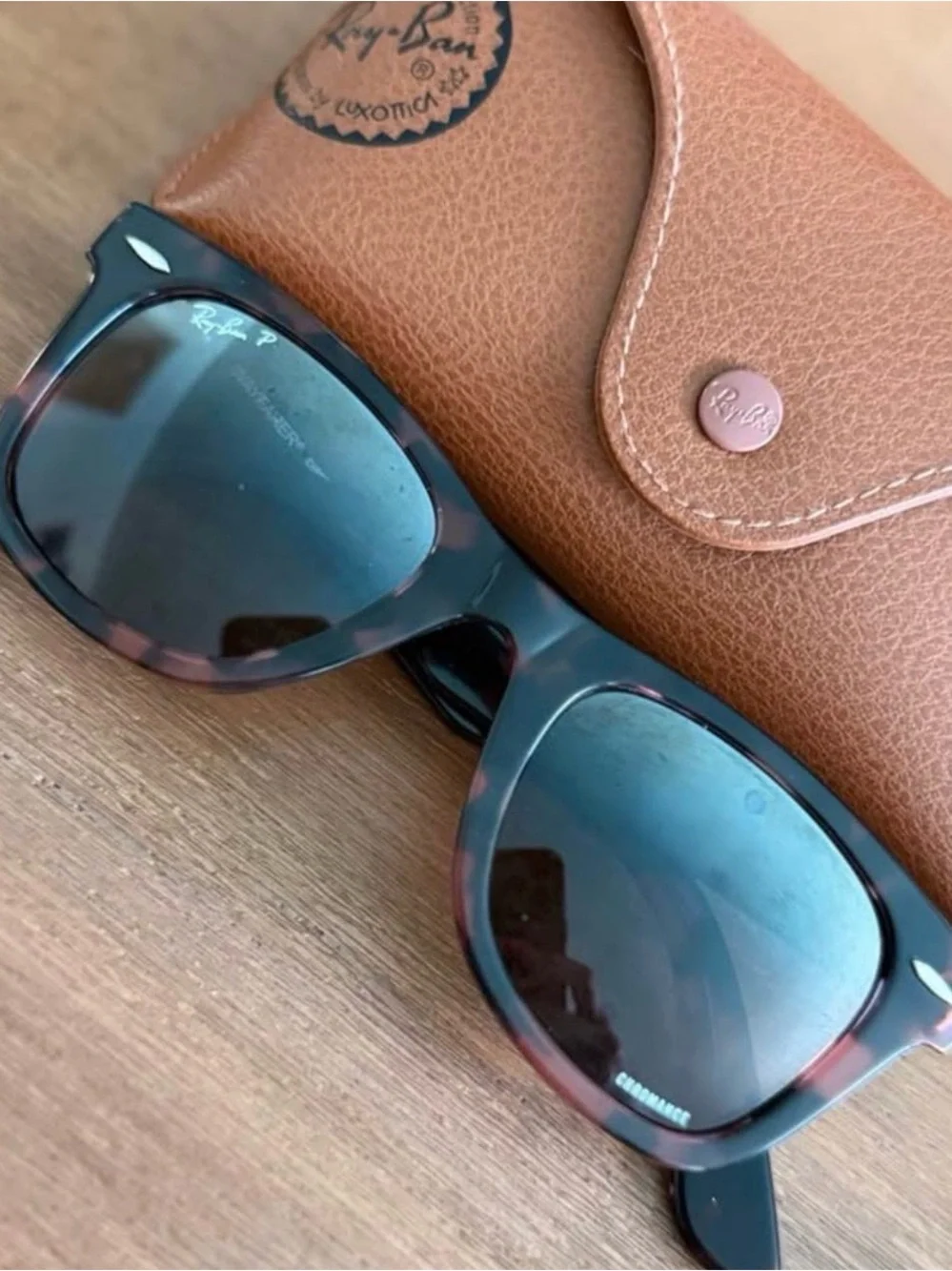 Ray-Ban Wayfarer Tortoiseshell Brown Polarized Sunglasses